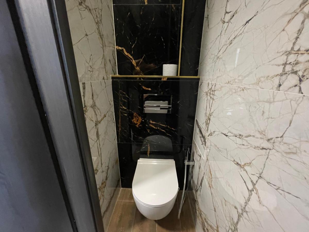 Grand Viceroy Apartments - Gothic Tower View 프라하 외부 사진
