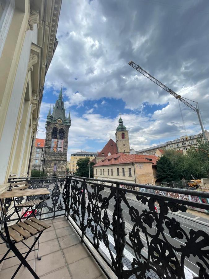 Grand Viceroy Apartments - Gothic Tower View 프라하 외부 사진