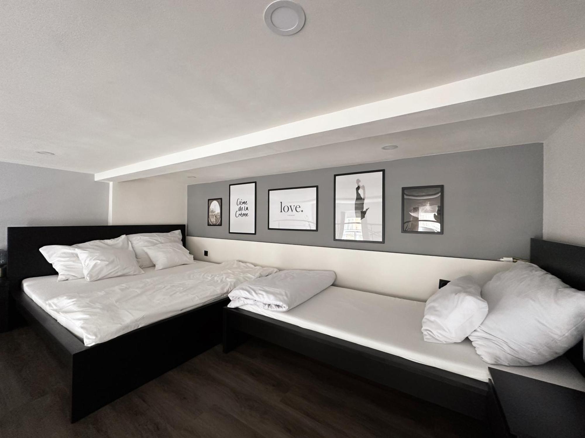 Grand Viceroy Apartments - Gothic Tower View 프라하 외부 사진